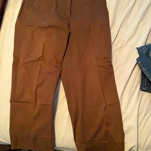 Size 8 Brown Capri
